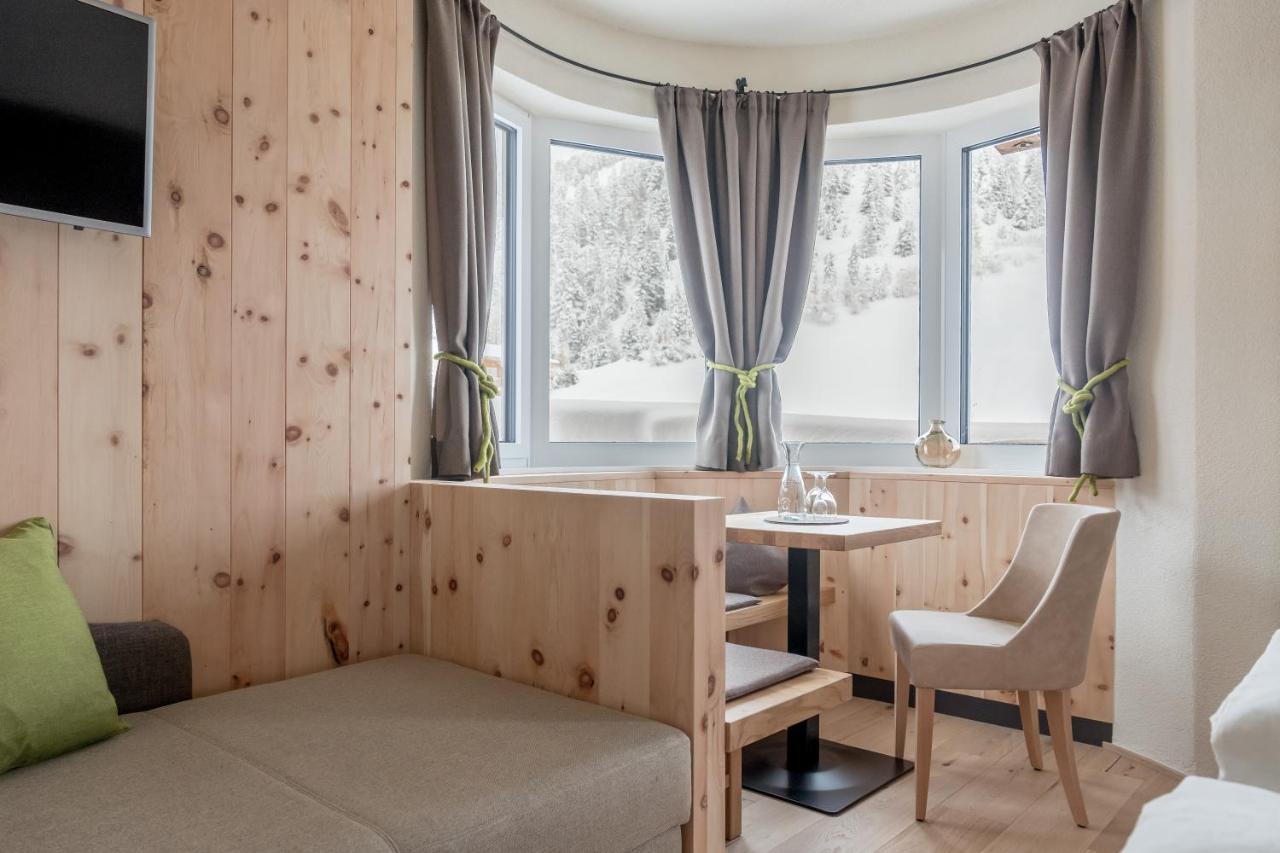 Hotel Garni Pirchhuett โอเบอร์กัวร์เกิล ภายนอก รูปภาพ