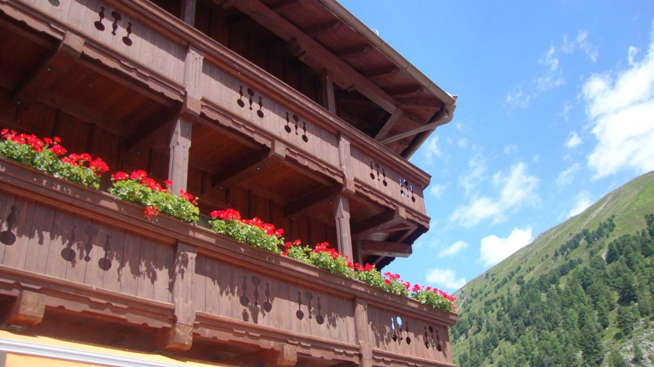 Hotel Garni Pirchhuett โอเบอร์กัวร์เกิล ภายนอก รูปภาพ