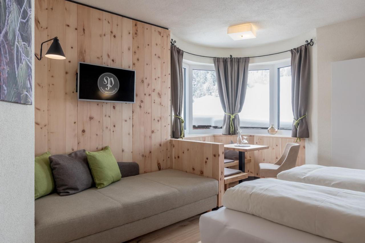 Hotel Garni Pirchhuett โอเบอร์กัวร์เกิล ภายนอก รูปภาพ